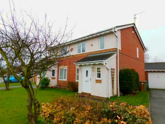 3 Bedroom Semi-Detached House To Rent In Framlingham Road, Stanground, Peterborough, PE2