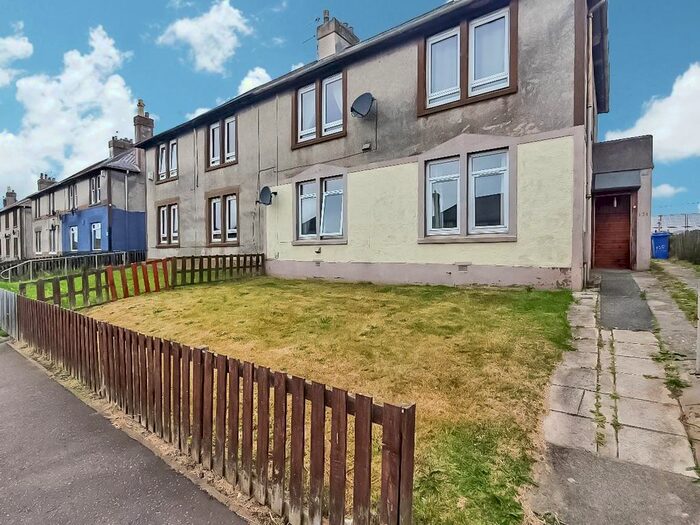 2 Bedroom Flat To Rent In Den Walk, Methil, Leven, KY8