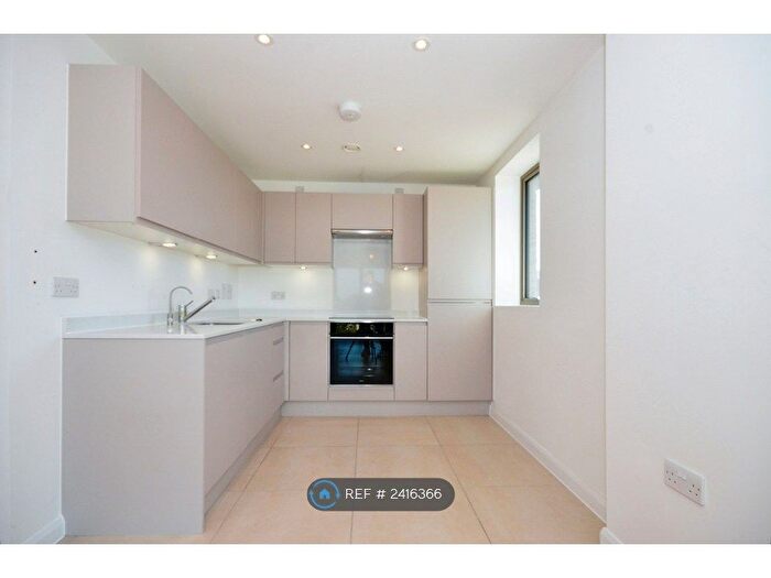 1 Bedroom Flat To Rent In Orchid Court, Watford, WD17