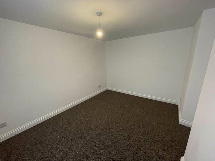 2 Bedroom Apartment To Rent In High Street, Clydach, Swansea, SA6