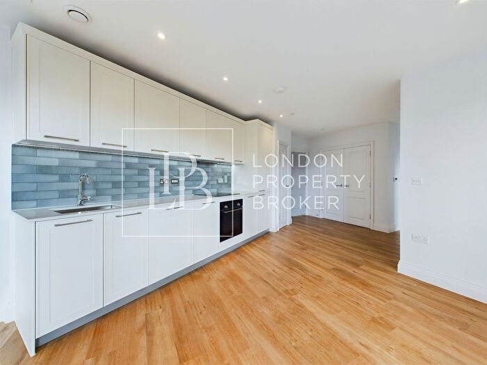 2 Bedroom Flat To Rent In Discovery House South, Huntley Wharf, RG1