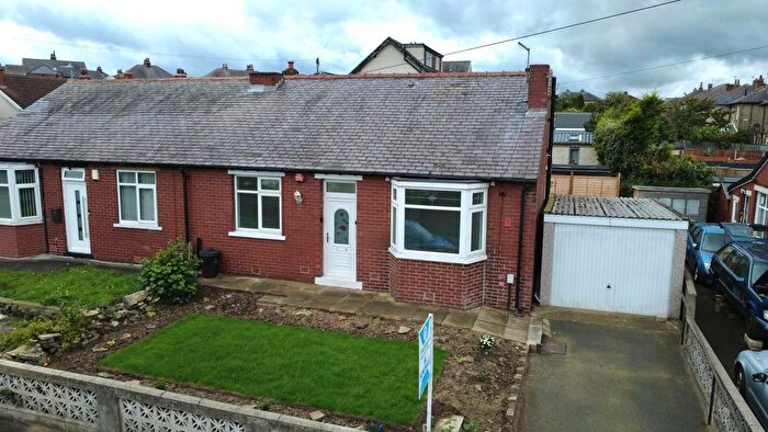 2 Bedroom Bungalow For Sale In Seagrave Road, Huddersfield, HD4