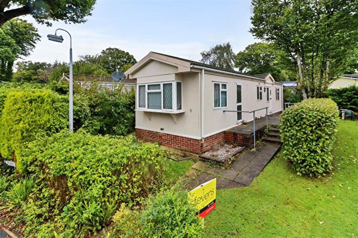 2 Bedroom Park Home For Sale In Forest Way, Deanland Wood Park, Golden Cross, BN27