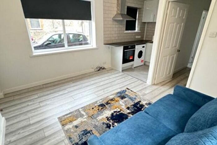 1 Bedroom Flat To Rent In Lion Court, Daniel Street Cardiff, CF24