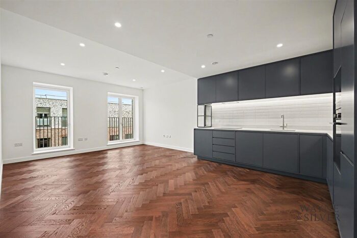 2 Bedroom Flat To Rent In Parkview Avenue, Brent Cross, NW2