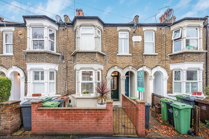 2 Bedroom Flat For Sale In Francis Road, Leyton, E10