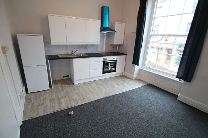 2 Bedroom Flat To Rent In Eagle Lane, Frome, BA11