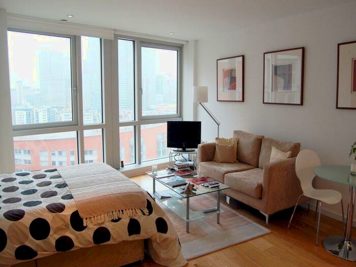 Studio To Rent In Ontario Tower, Fairmont Avenue, Canary Wharf, E14