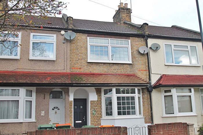 2 Bedroom Terraced House To Rent In Olive Road, Plaistow, E13