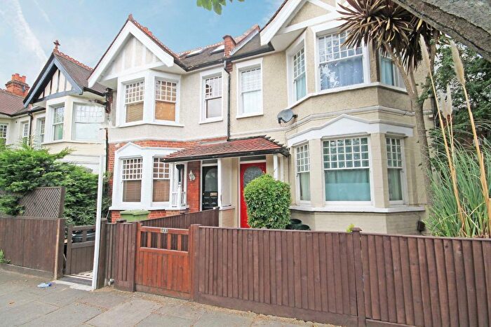 1 Bedroom Flat To Rent In London Road, Twickenham, TW1