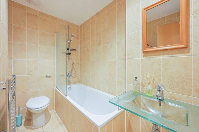 1 Bedroom Flat For Sale In New Atlas Wharf, Docklands, London, E14