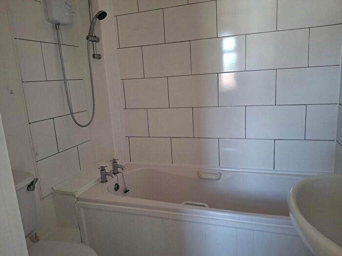 2 Bedroom End Of Terrace House To Rent In Chapel Street, Warminster, BA12