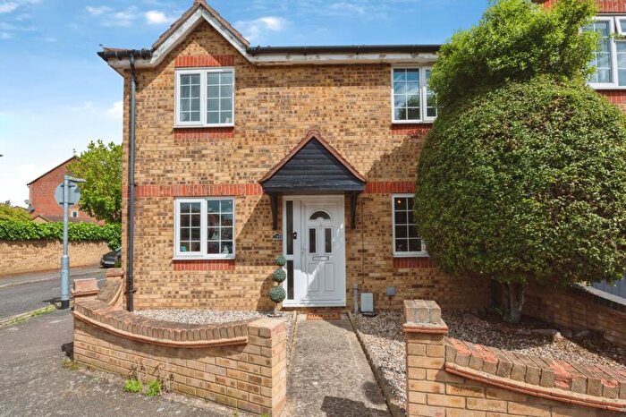 3 Bedroom Semi-Detached House For Sale In Danbury Crescent, South Ockendon, Essex, RM15