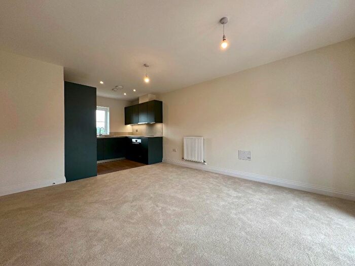 3 Bedroom Maisonette To Rent In Bluebell Way, Bracknell, RG42