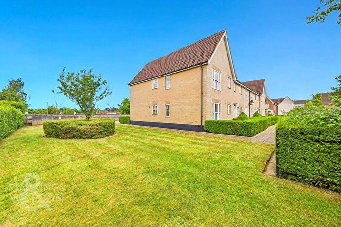 2 Bedroom Flat For Sale In Bromedale Avenue, Mulbarton, Norwich, NR14