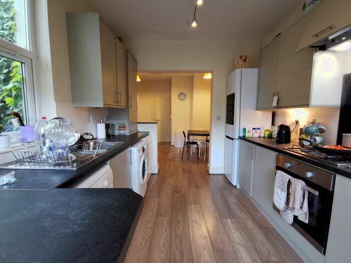 5 Bedroom Property To Rent In Newfoundland Road, Heath, Cardiff, CF14