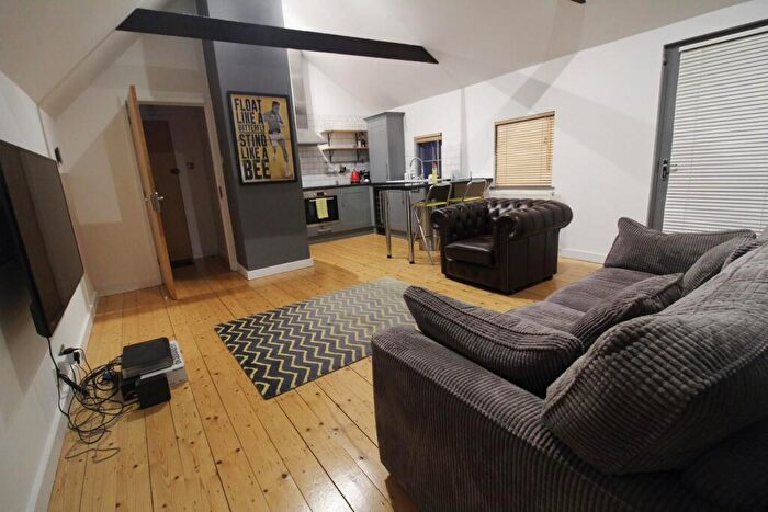 2 Bedroom Apartment To Rent In Conquest Court, - St. Johns Hill, Reading, RG1