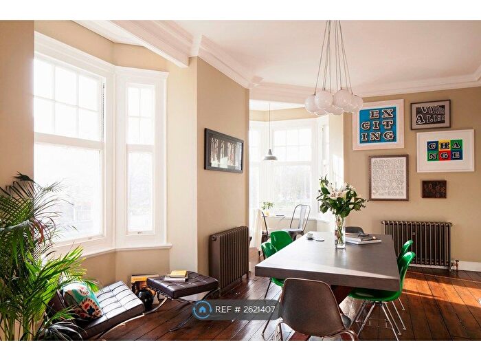 3 Bedroom Flat To Rent In Holland Road, Brighton And Hove, BN3