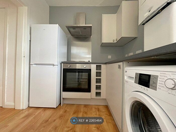 2 Bedroom Flat To Rent In School Terrace, Coalsnaughton, Tillicoultry, FK13
