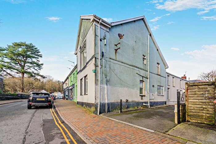 4 Bedroom End Terrace House For Sale In - Commercial Street, Ystradgynlais, Swansea, SA9