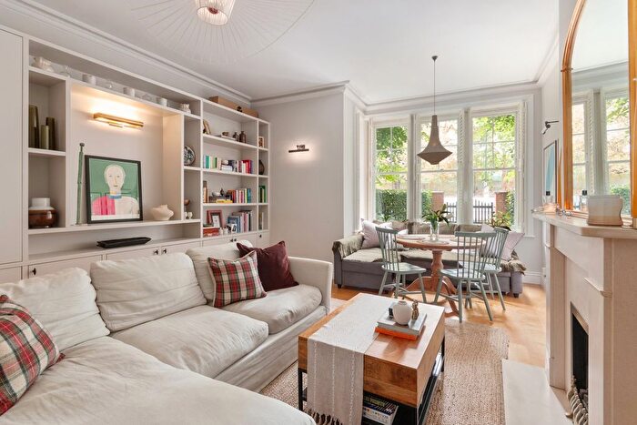 2 Bedroom Flat For Sale In Esmond Gardens, South Parade, Bedford Park Borders, Chiswick, W4