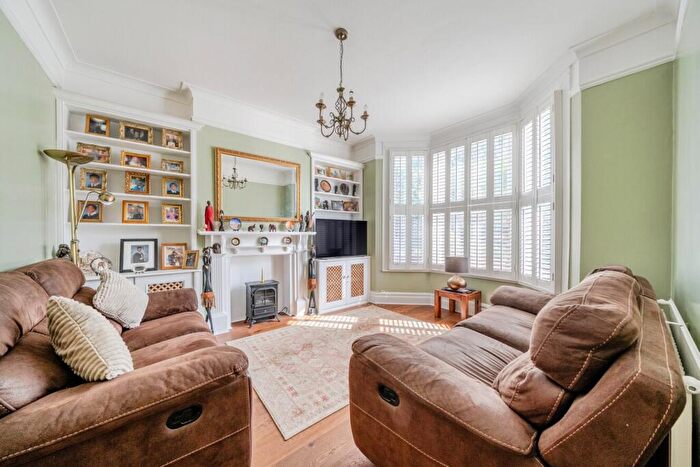 5 Bedroom End Of Terrace House For Sale In Hither Green Lane, London, SE13