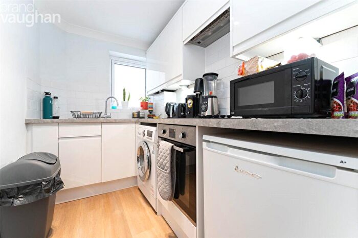 1 Bedroom Flat To Rent In Merton Court, The Strand, Brighton, BN2