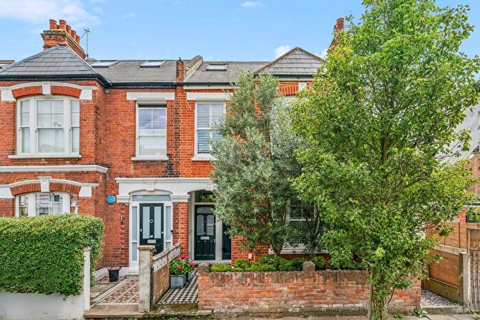 2 Bedroom Maisonette For Sale In Midmoor Road, Balham, SW12
