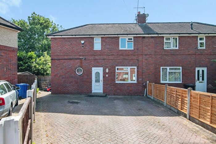 3 Bedroom Semi Detached House For Sale In Tiled House Lane, Brierley Hill, DY5