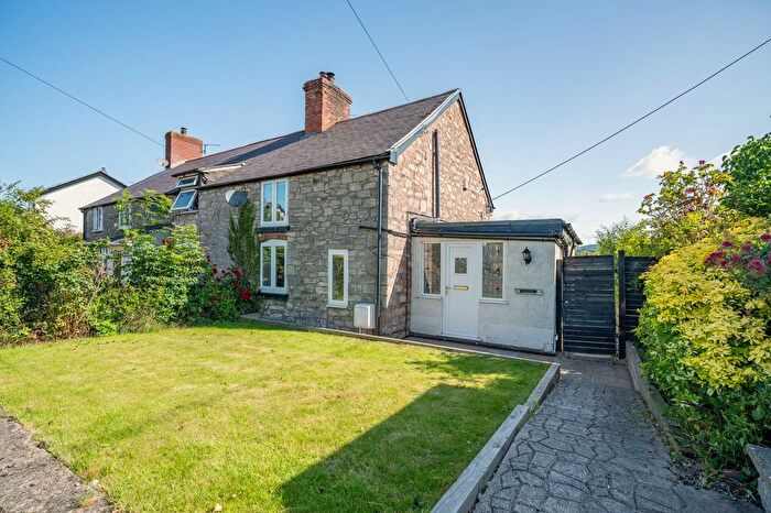2 Bedroom End Of Terrace House For Sale In Hen Gapel, Trefnant, LL16