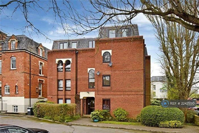 2 Bedroom Flat To Rent In Alma Road, Windsor, SL4