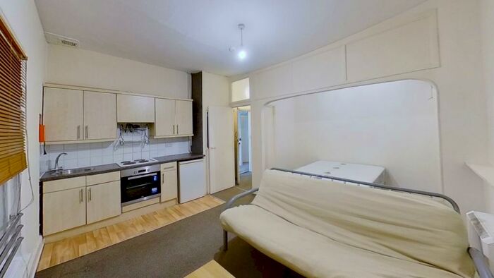 Studio To Rent In Waterden Road, Guildford, GU1