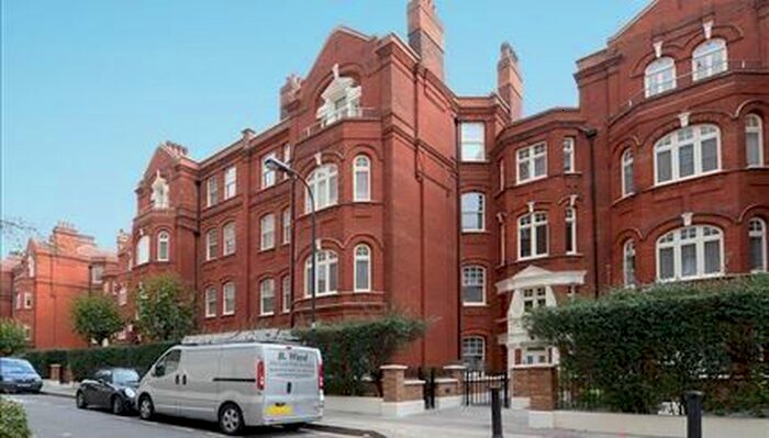 3 Bedroom Flat To Rent In Hamlet Gardens, London, W6