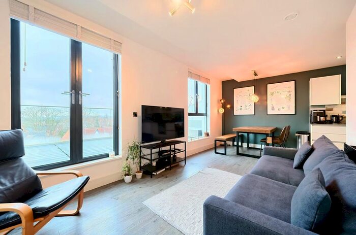 2 Bedroom Flat To Rent In Alcester Road, Moseley, B13