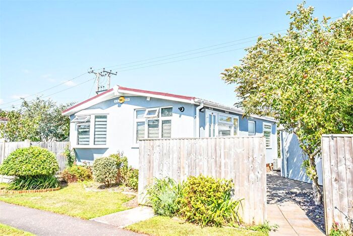 2 Bedroom Park Home For Sale In Berkeley Vale Park, Berkeley, GL13