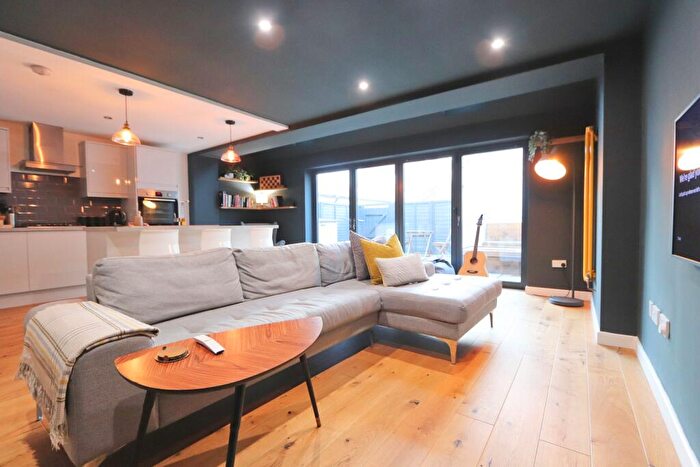 2 Bedroom Flat To Rent In Charles Place, Bristol, BS8