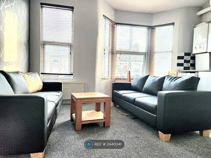 4 Bedroom Maisonette To Rent In Kellino Street, London, SW17