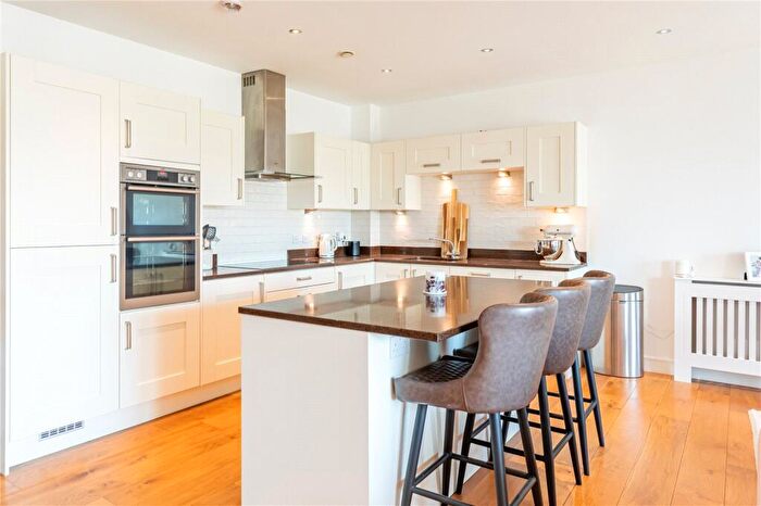 3 Bedroom Apartment For Sale In Kingman Way, Newbury, Berkshire, RG14