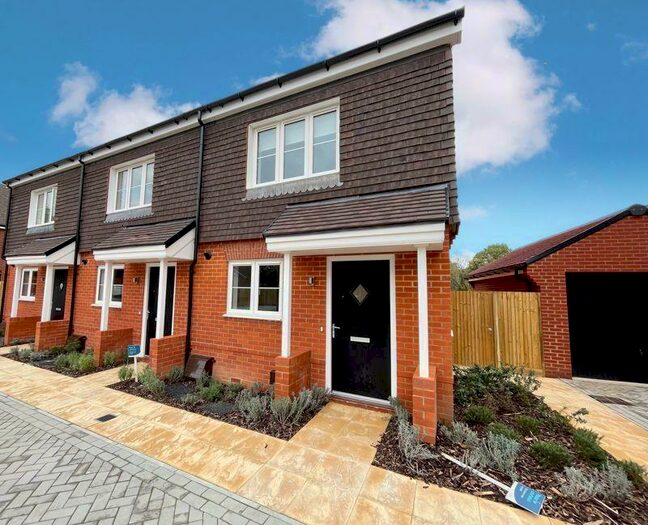 2 Bedroom End Of Terrace House To Rent In Foxgloves, Whiteley, SO30