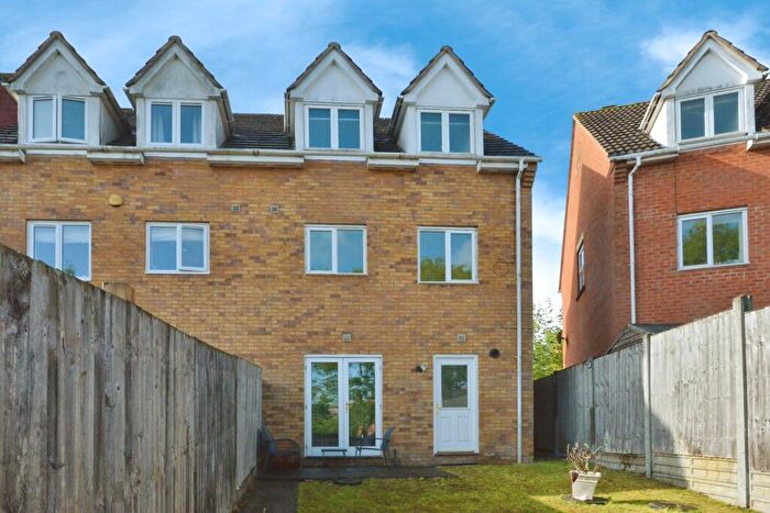 4 Bedroom End Of Terrace House For Sale In Wickstead Avenue, Grange Farm, Milton Keynes, Buckinghamshire, MK8