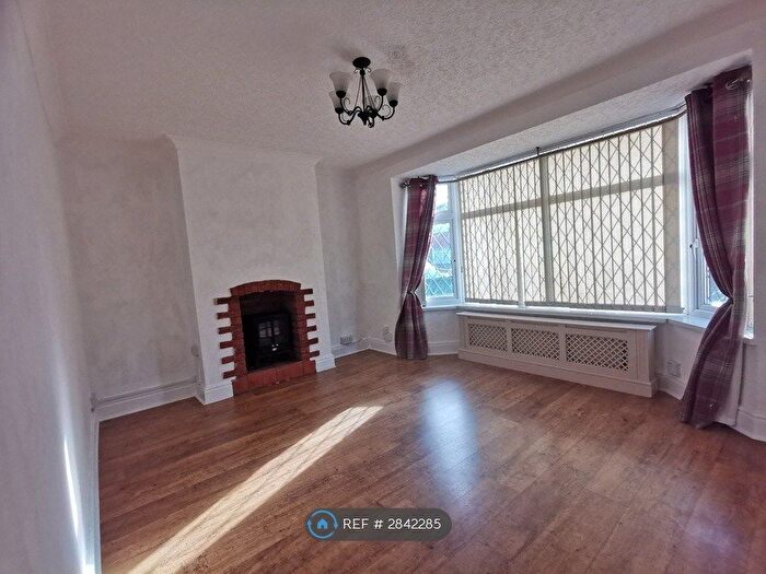 3 Bedroom Semi-Detached House To Rent In Ellesmere Avenue, Derby, DE24