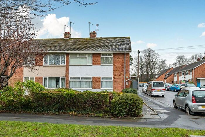 2 Bedroom Flat For Sale In Gaston Avenue, Keynsham, Bristol, BS31