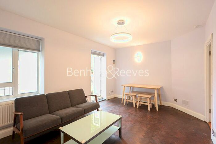 3 Bedroom Maisonette To Rent In Chelsea Manor Street, Chelsea, SW3