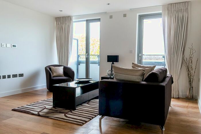 1 Bedroom Flat To Rent In Bonchurch Road, Portobello Square, Ladbroke Grove W10