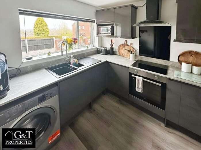 3 Bedroom Semi-Detached House For Sale In Elmhurst Drive, Kingswinford, DY6