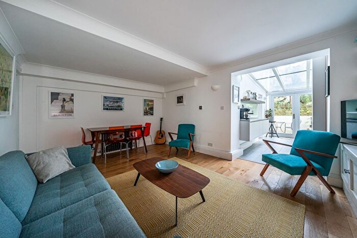 2 Bedroom Flat To Rent In Charlwood Street, London, SW1V