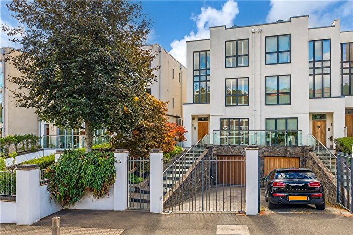5 Bedroom Semi-Detached House For Sale In Queensmere Road, London, SW19