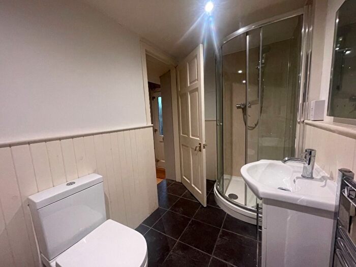 2 Bedroom Flat To Rent In Broughton Street, New Town, Edinburgh, EH1