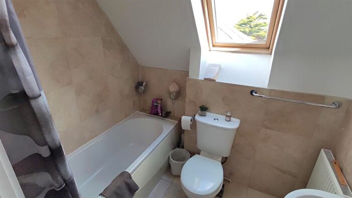 1 Bedroom Flat To Rent In Church Road, Emsworth, PO10