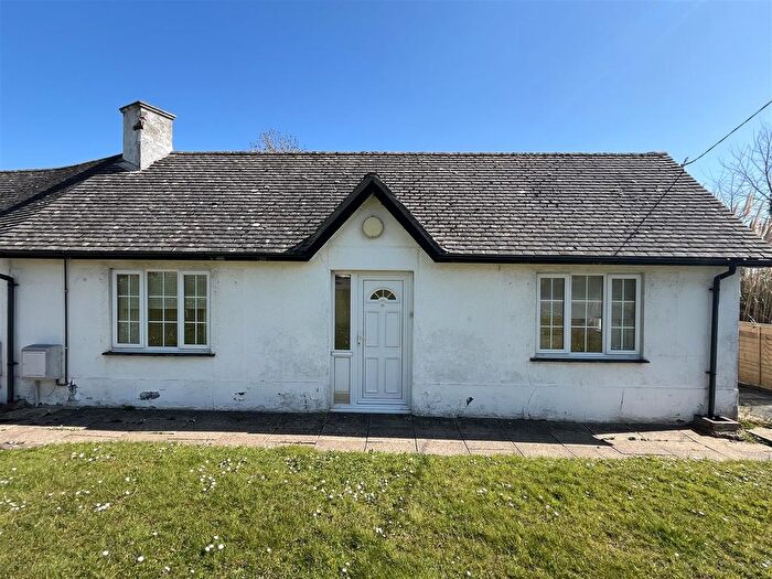 1 Bedroom Bungalow To Rent In The Long House, Harepath Road, Seaton, EX12